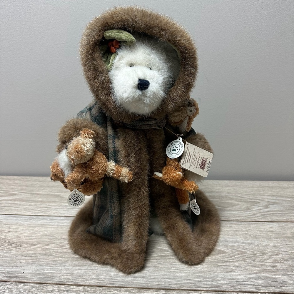Boyds Bears' TJ's Best Dressed Collection Fern Woodsbury 2001 Limited Edition